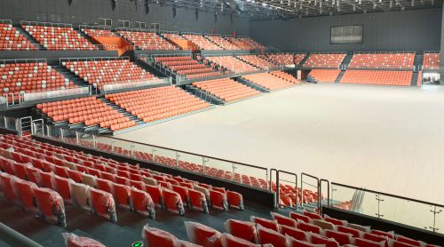 場館座椅的“骨骼”之謎：吹塑 vs 注塑，為何征途座椅選擇氣輔注塑？?